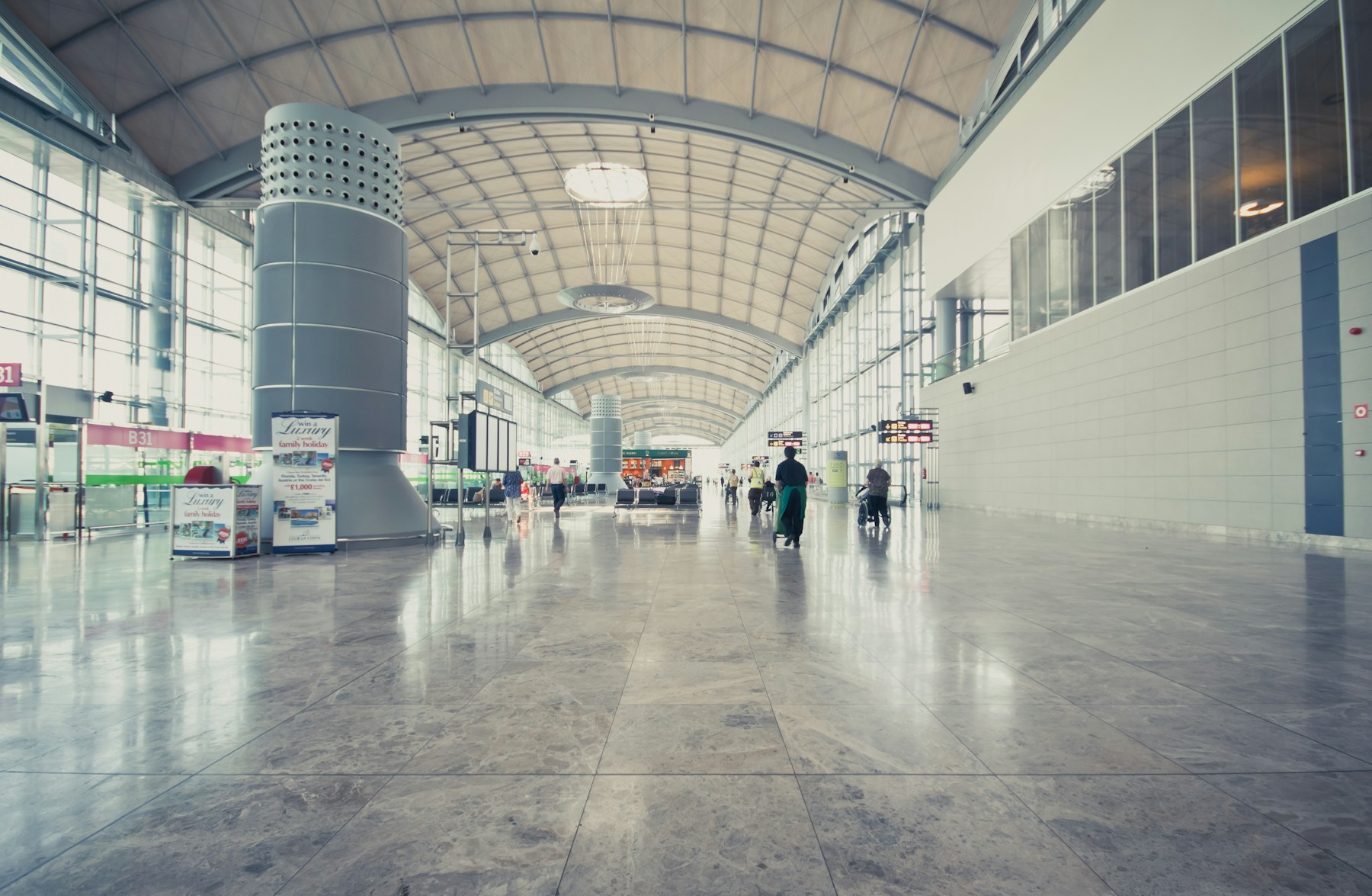 Terminal del aeropuerto de Alicante-Elche Miguel Hernández